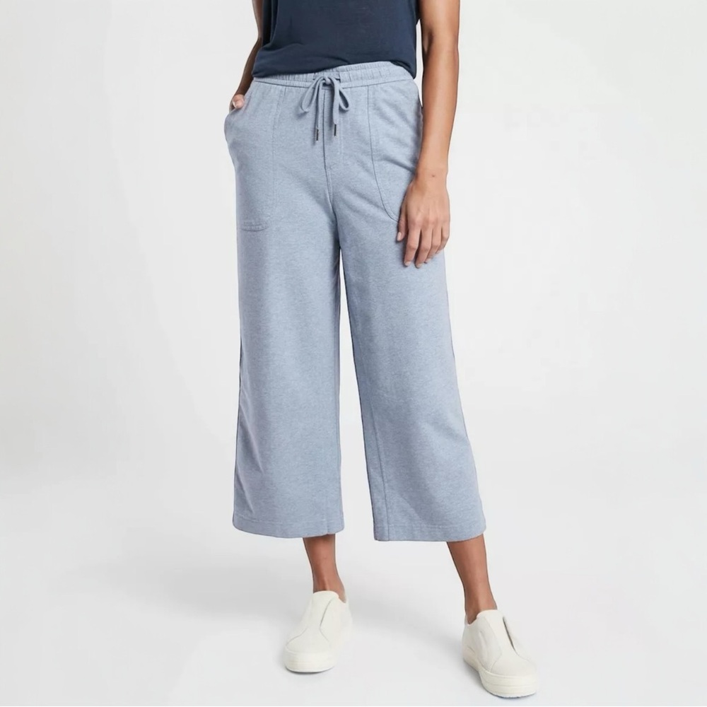 Athleta • Light Blue Farallon Heathered Wide Crop Pants